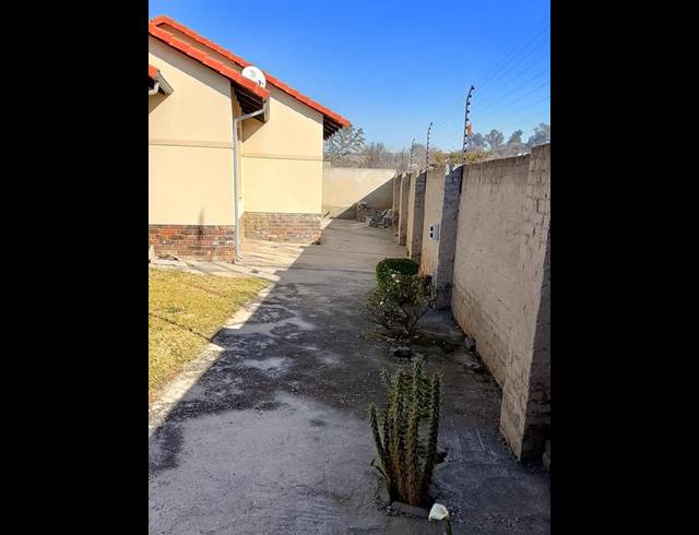 2 BEDROOM PROPERTY TO RENT IN KYA SANDS